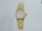 Patek Philippe Nautilus 18K / 36 Diamanten in Lunette PP Gezet