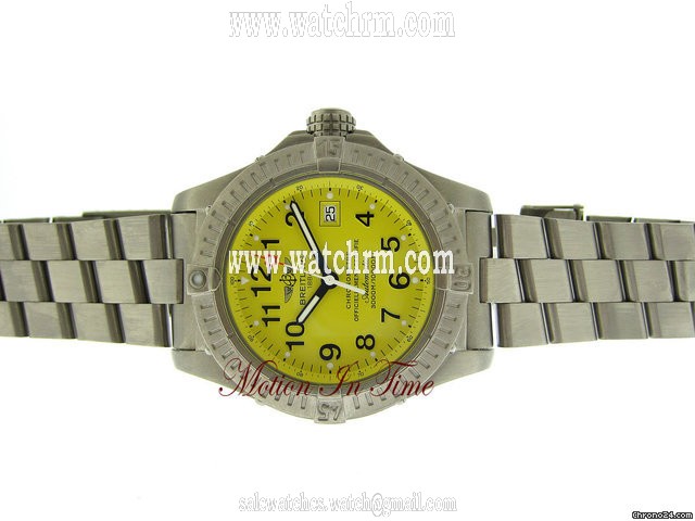 Breitling AEROMARINE AVENGER SEAWOLF 3000m TITANIUM ON BRACELET 44mm