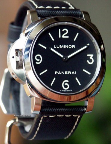 Panerai PAM 219 Luminor Base Model Destro Sandwich Dial 44 mm: Retail