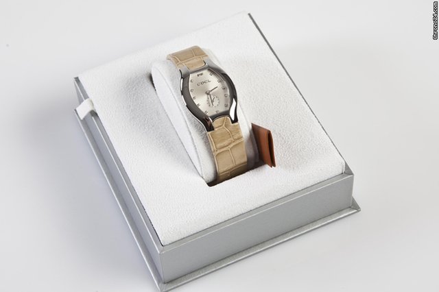 replica Ebel Beluga Tonneau mit Diamanten DAU WATCHES 1 