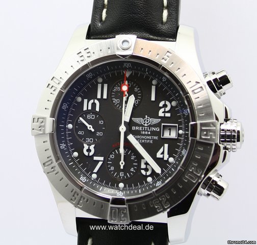 Breitling Avenger  Neu incl MWST mit Box +Papieren
