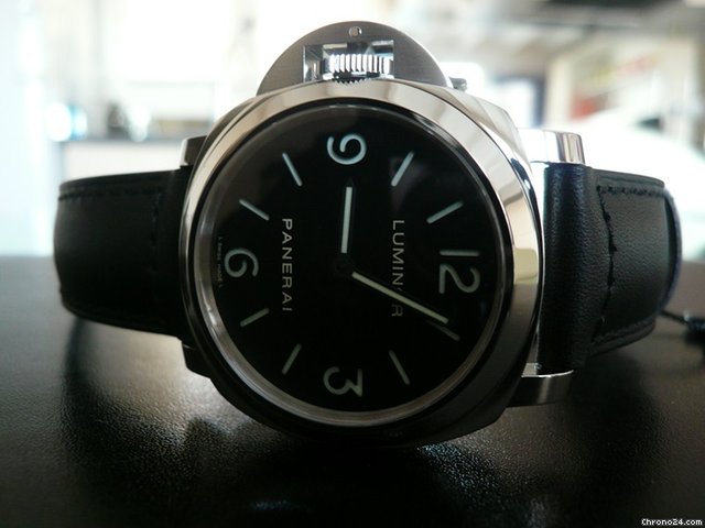 Panerai LUMINOR BASE LEFT-HANDED
