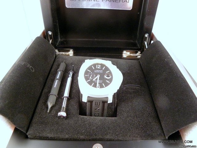 Panerai PAM104N - BNIB