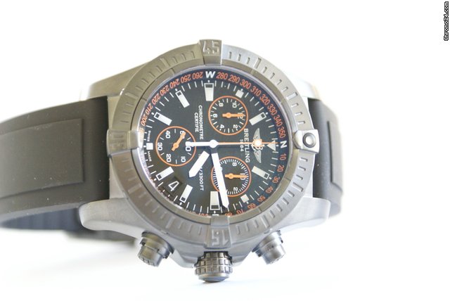Breitling Avenger Seawolf Black Steel Limitierte Serie All Black Orange