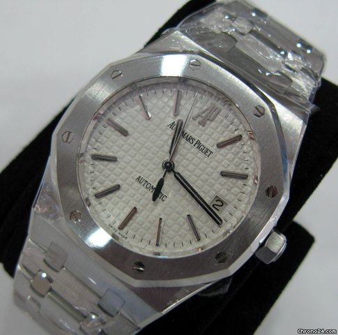 Audemars Piguet Ref 15300 St.00.122ost.01  Wow