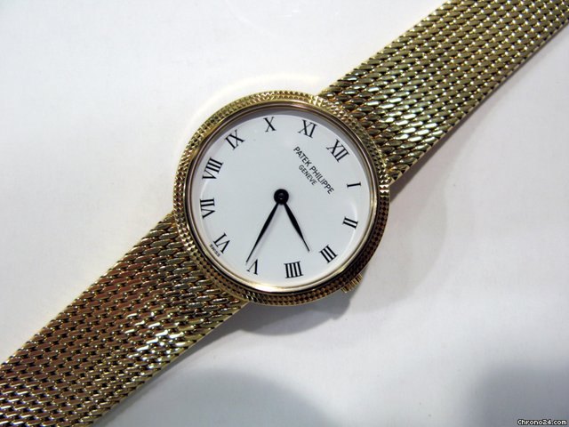 Patek Philippe Calatrava 18k Yellow Gold 25mm Watch Rare