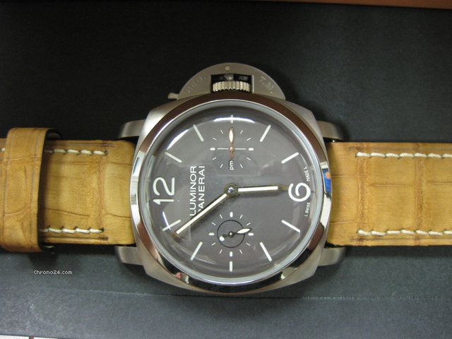 Panerai Luminor 1950 Tourbillon GMT titaan