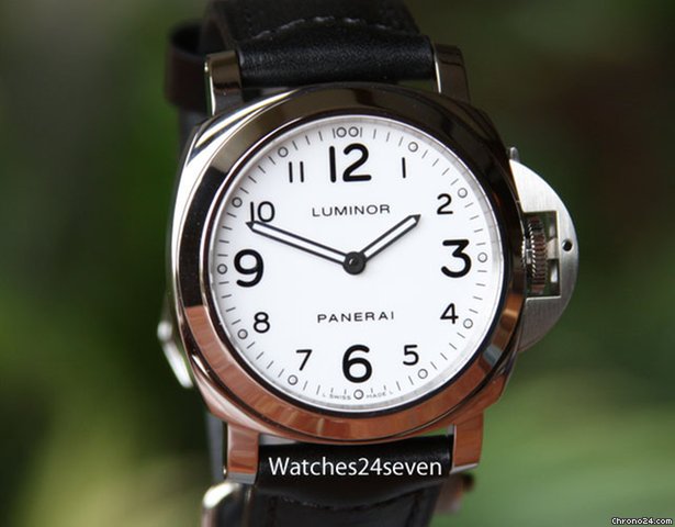 Panerai PAM 114 M White Dial Base 44 mm: Retail