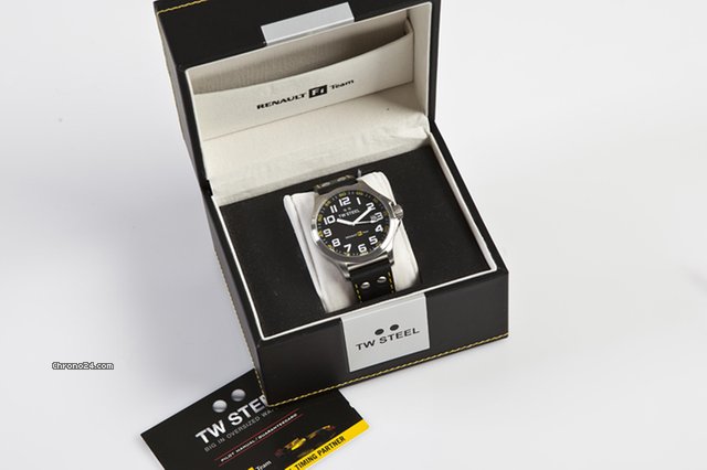 replica TW Steel Renault F1 Team TW 670 WATCHES 1