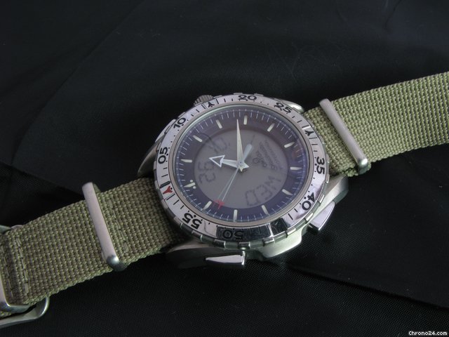 Omega Speedmater X33(Naval Airforce Case Back)