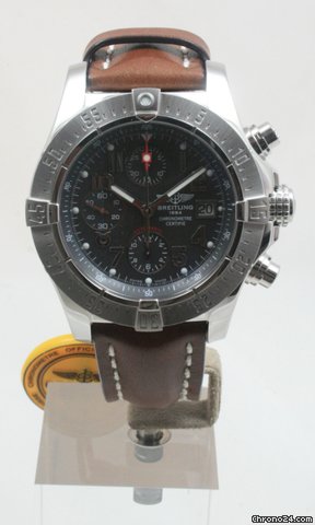 Breitling Avenger A1338012