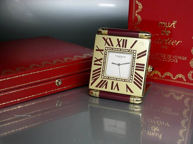 Cartier Weckeruhr "Carre Obus-Alarm Clock" roter Lack-vergoldete App