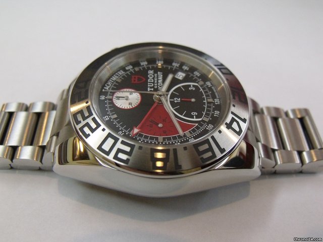 Tudor ICONAUT en acier