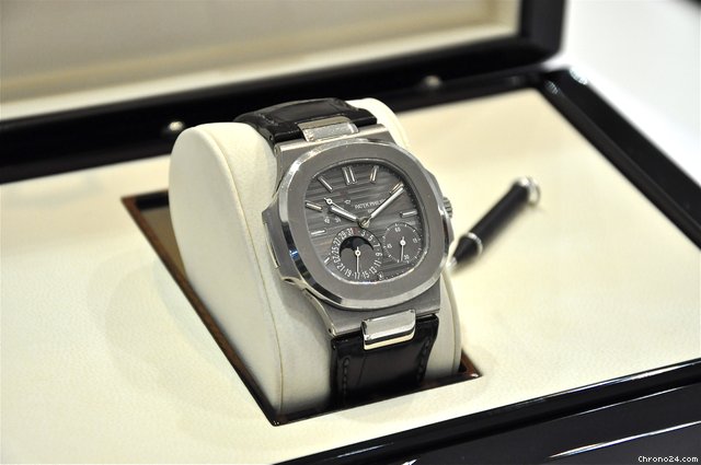 Patek Philippe Nautilus Jumbo