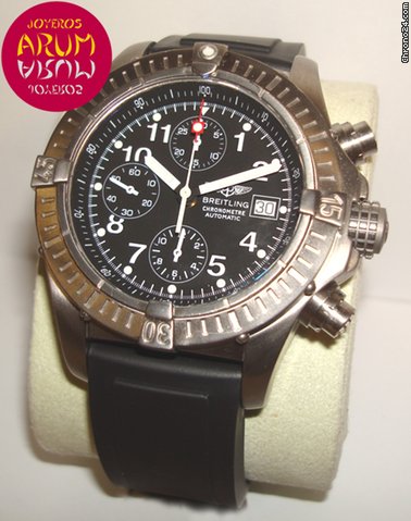 Breitling Avenger Chrono