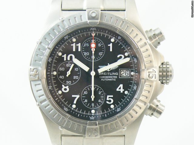 Breitling Avenger Chrono Titan Ref. E13360