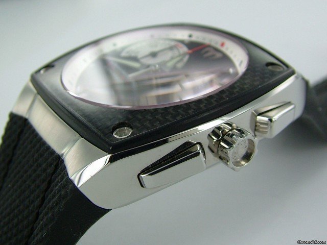 Technomarine Kra, carbon