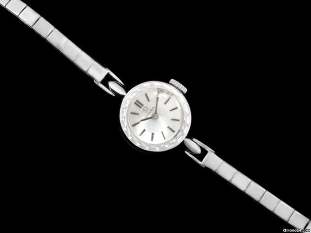 Omega 1963 OMEGA Vintage Ladies Watch, Silver Dial - 14K White Gol