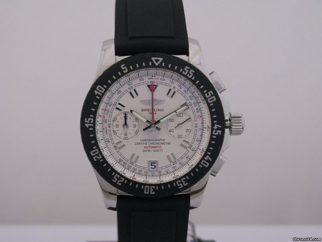 Breitling SKYRACER RAVEN