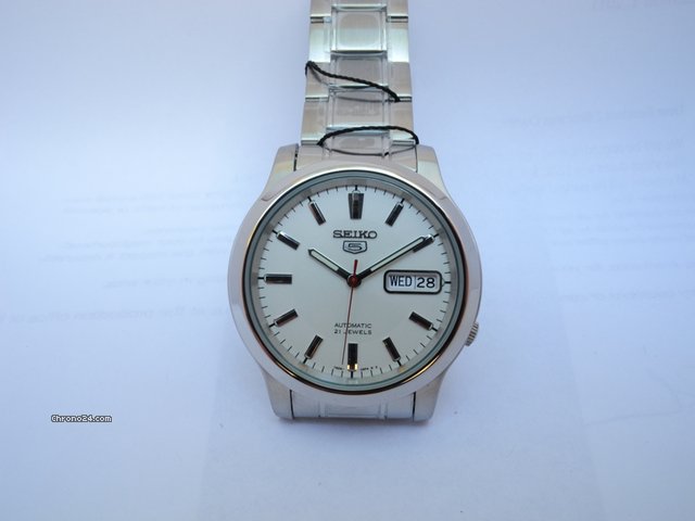 Seiko 5 Automatik Herrenuhr NEU & unbenutzt