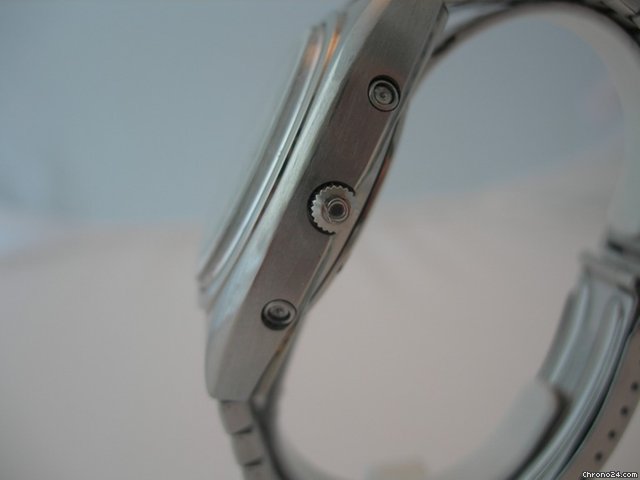 replica Omega Geneve Megaquartz 32khz TOP WATCHES 1 