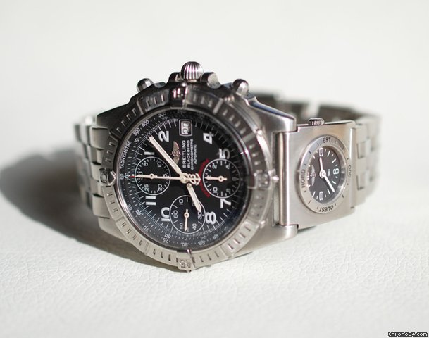 Breitling BLACKBIRD Chronograph mit UTC Zusatzuhr