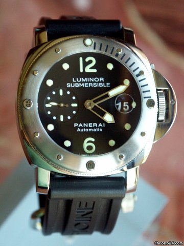 Panerai PAM 24 Submersible Stainless Steel 44mm: Retail