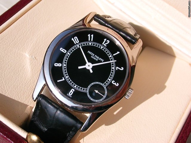 Patek Philippe Ref. 5000G mit Box und Papieren