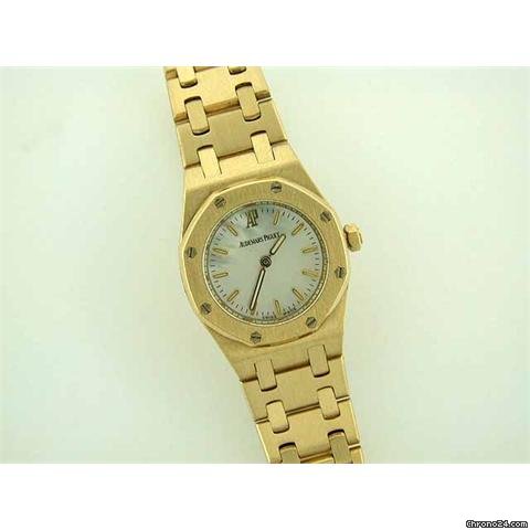 Audemars Piguet Royal Oak 18ct gold quartz on bracelet