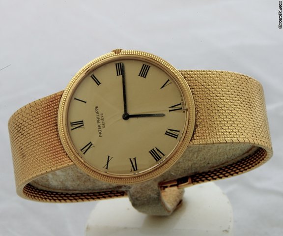 Patek Philippe Calatrava Clou de Paris with integrated bracelet. Ref. 3588