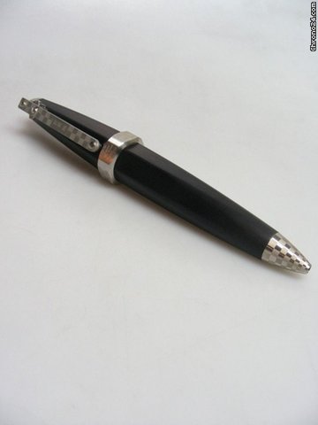 B.R.M Stylo o bille PVD et acier en damier ref: BRM STR-16N
