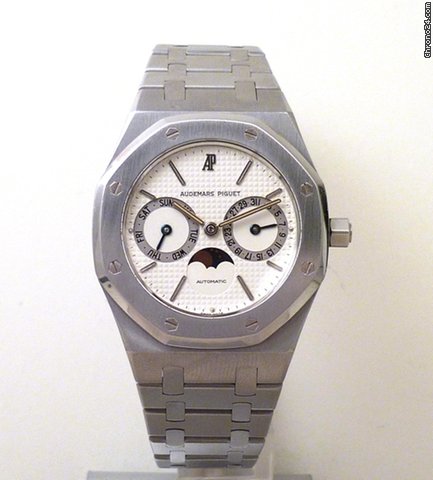 Audemars Piguet ROYAL OAK DAY DATE MOON-PHASE