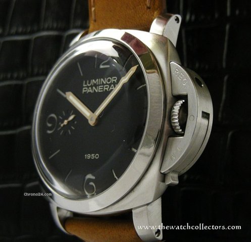 Panerai Very Rare Special Edition "1950" PAM 127 Mint Condition  Full Set