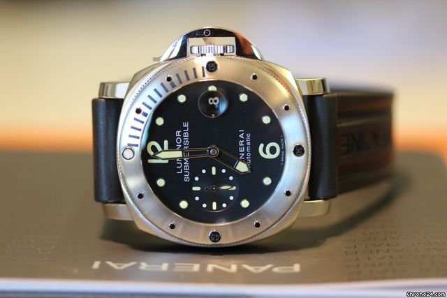 Panerai Luminor Submersible Pam00024