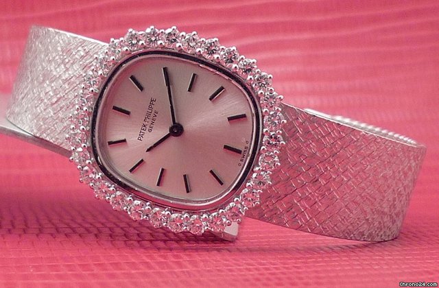 Patek Philippe LADY ELLIPSE 18 K WHITE GOLD AND DIAMONDS