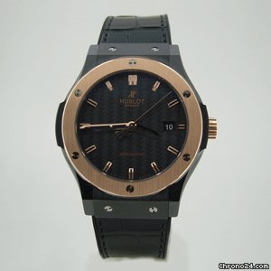 Hublot CLASSiC FUSiON CERAMiC & ROSE GOLD BEZEL 42 mm