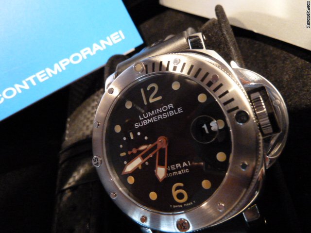 Panerai Luminor Submersible Tritium Zifferblatt