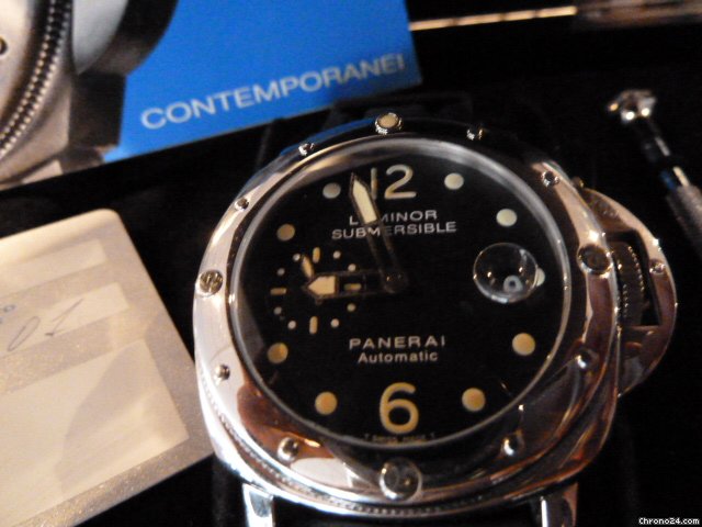 Panerai Luminor Submersible Tritium Zifferblatt