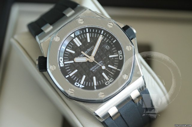 Audemars Piguet Royal Oak Offshore Diver (&euro;10.500,- Excl. VAT)