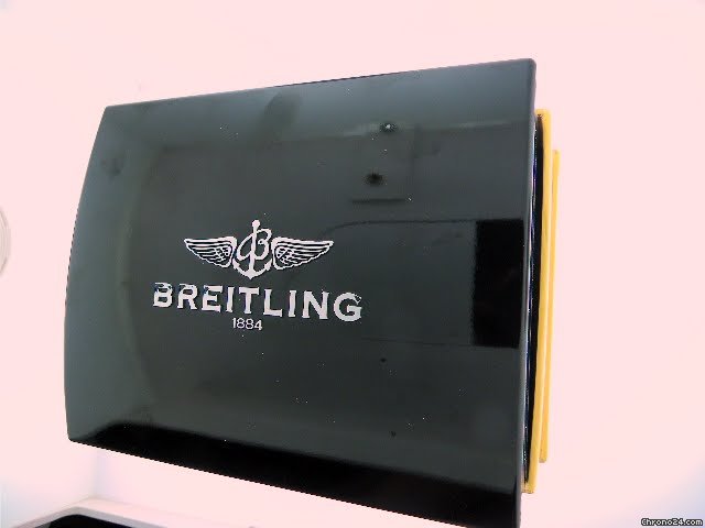Breitling CHRONOMAT B01 BLACK DIAL RUBBER STRAP