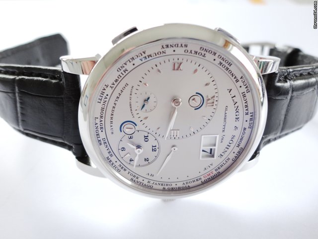 A. Lange & Sohne Lange 1 Zeitzone