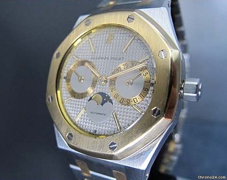 Audemars Piguet ROYAL OAK DAY DATE MOON