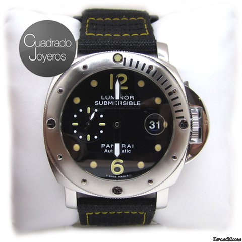 Panerai Luminor Submersible