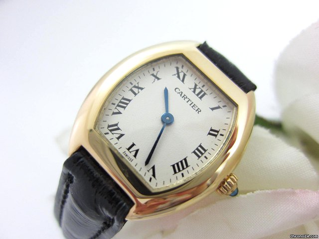 replica Cartier Tonneau 1910  18K /750Gold WATCHES 1 