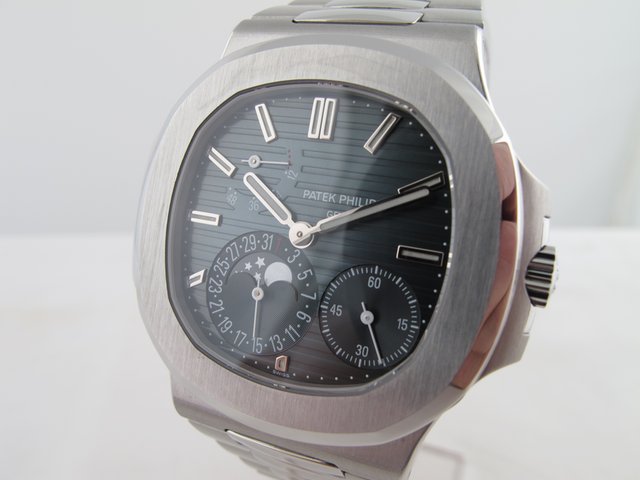 Patek Philippe Nautilus 5712/1A