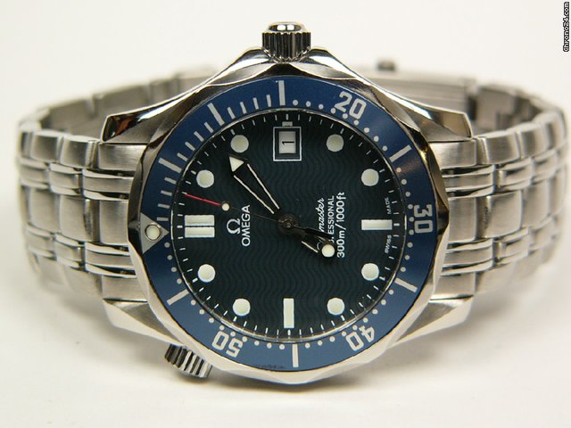 Omega Seamaster Diver stainless steel blue dial
