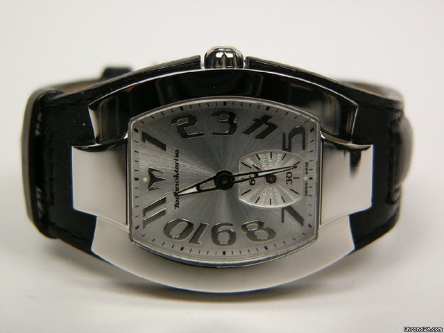 Technomarine stainless steel with black leather strap LR00754