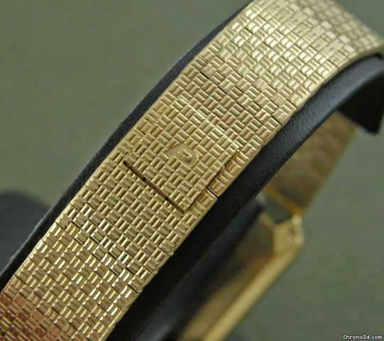 replica Piaget VINTAGE 18K ONYX ON MESH BRACELET WATCHES 1 
