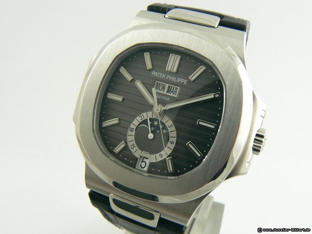 Patek Philippe NAUTILUS ANUAL CALENDAR