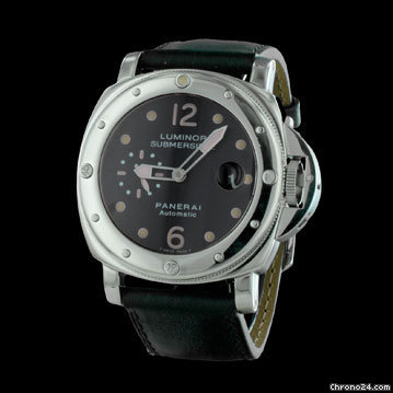 Panerai Luminor Submersible Tritium Dial